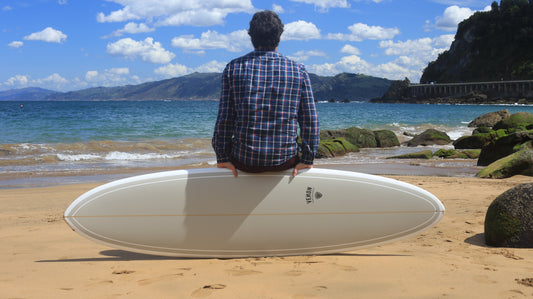 Planche de surf epoxy Venon : performance, durabilité et shapes adaptées à tous les styles